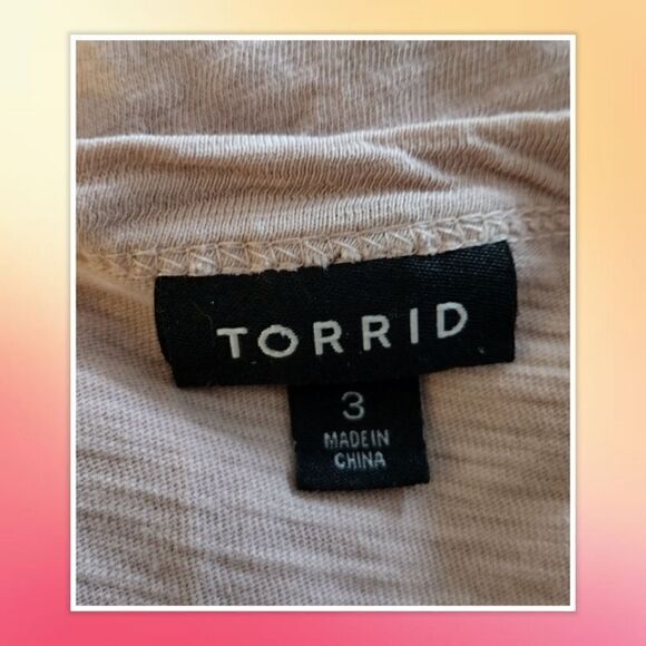 Torrid Distressed Keyhole T-shirt 3/4 Sleeve Size 3X - Picture 4 of 5